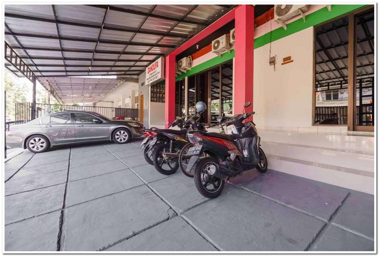 RedDoorz near JIEXPO Kemayoran 2 Yakarta Exterior foto