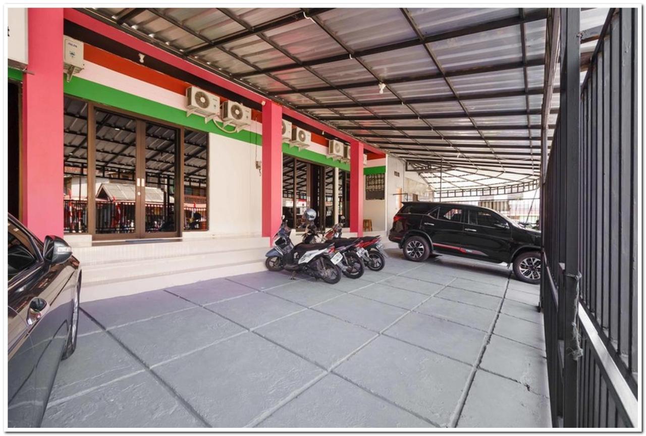 RedDoorz near JIEXPO Kemayoran 2 Yakarta Exterior foto